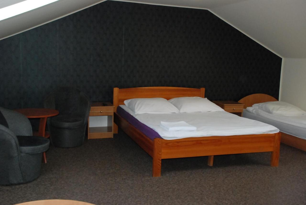 ראדזני פודלאסקי Hotelik Manhatan מראה חיצוני תמונה