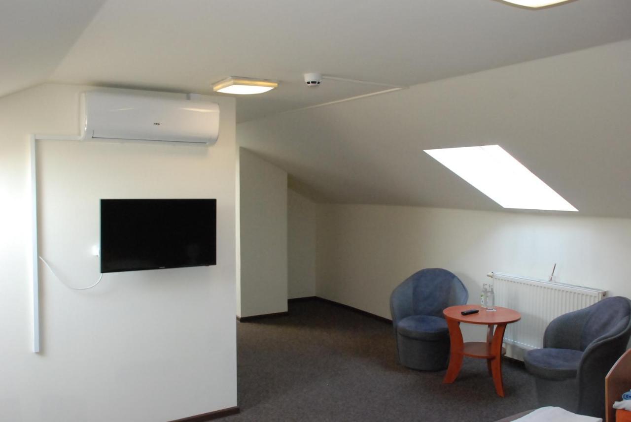 ראדזני פודלאסקי Hotelik Manhatan מראה חיצוני תמונה