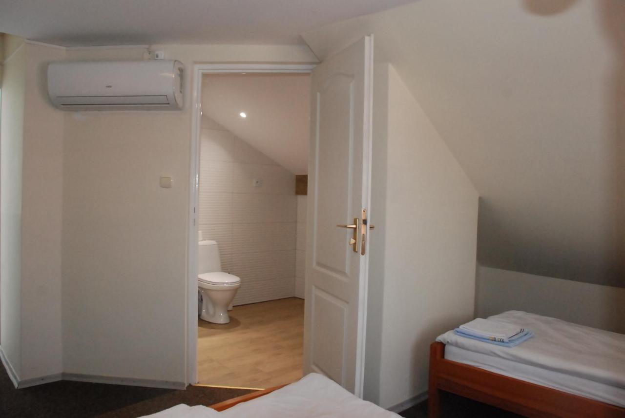 ראדזני פודלאסקי Hotelik Manhatan מראה חיצוני תמונה