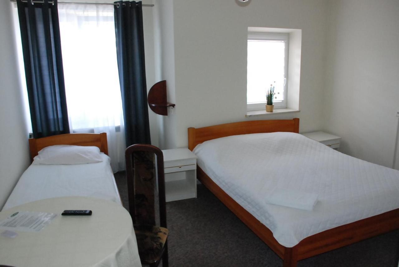 ראדזני פודלאסקי Hotelik Manhatan מראה חיצוני תמונה